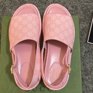 GG Supreme Slingback Sandals